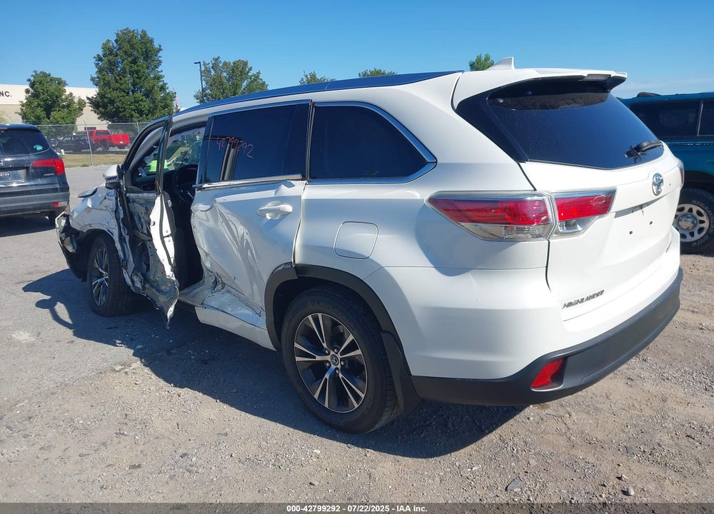 2016 TOYOTA HIGHLANDER VIN: 5TDJKRFH4GS319635