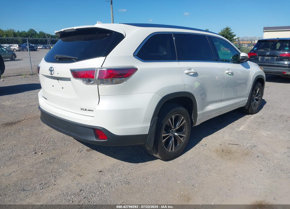 2016 TOYOTA HIGHLANDER VIN: 5TDJKRFH4GS319635