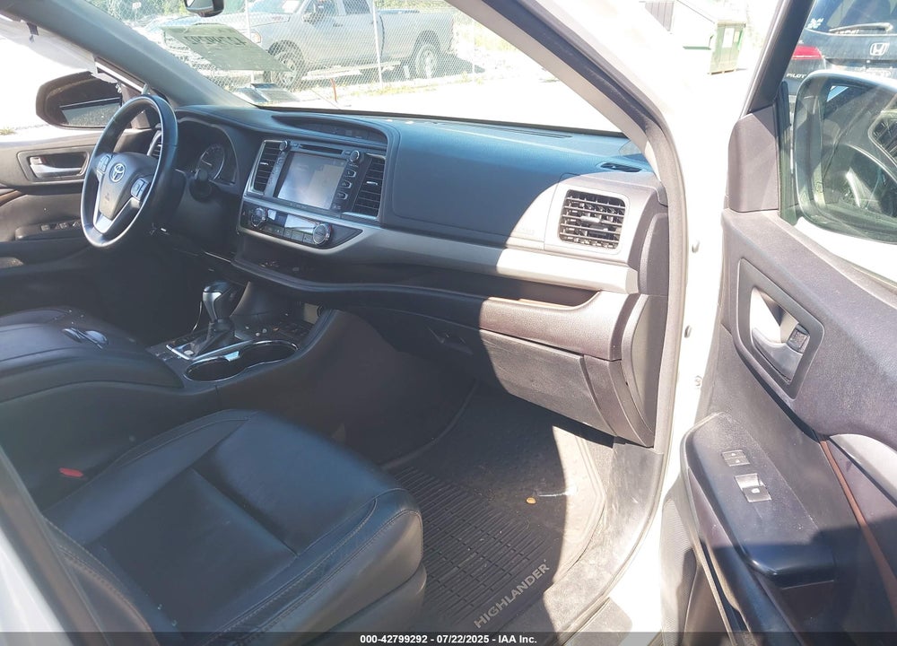 2016 TOYOTA HIGHLANDER VIN: 5TDJKRFH4GS319635