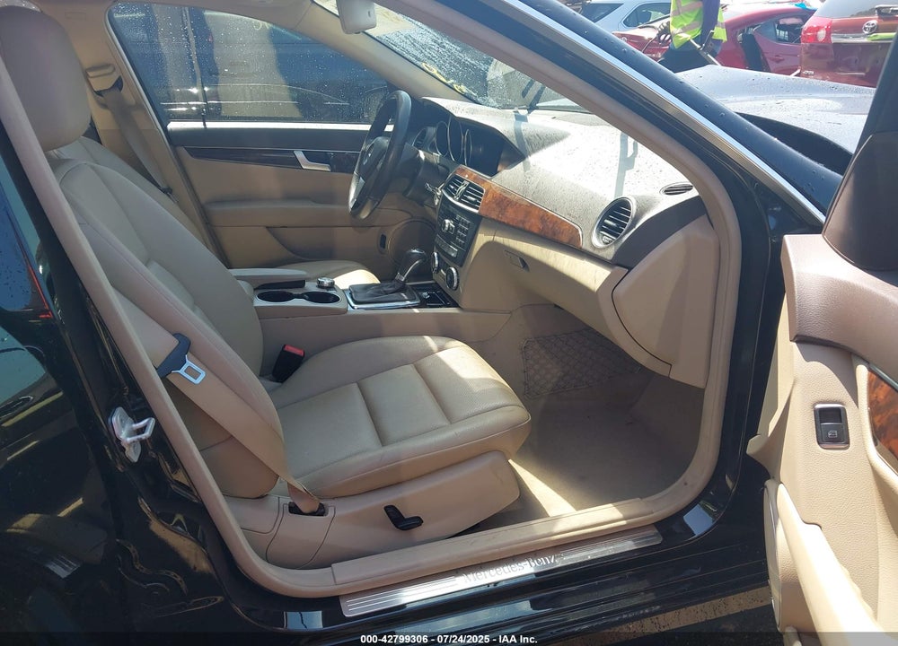 2014 MERCEDES-BENZ C CLASS VIN: WDDGF8AB6ER304129