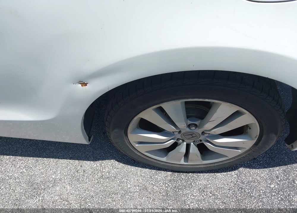 2009 HONDA ACCORD VIN: 1HGCS12809A024419