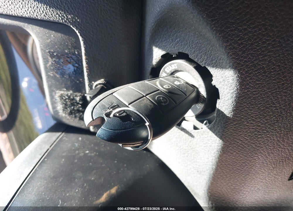 2015 RAM 1500 VIN: 1C6RR7LT0FS772787