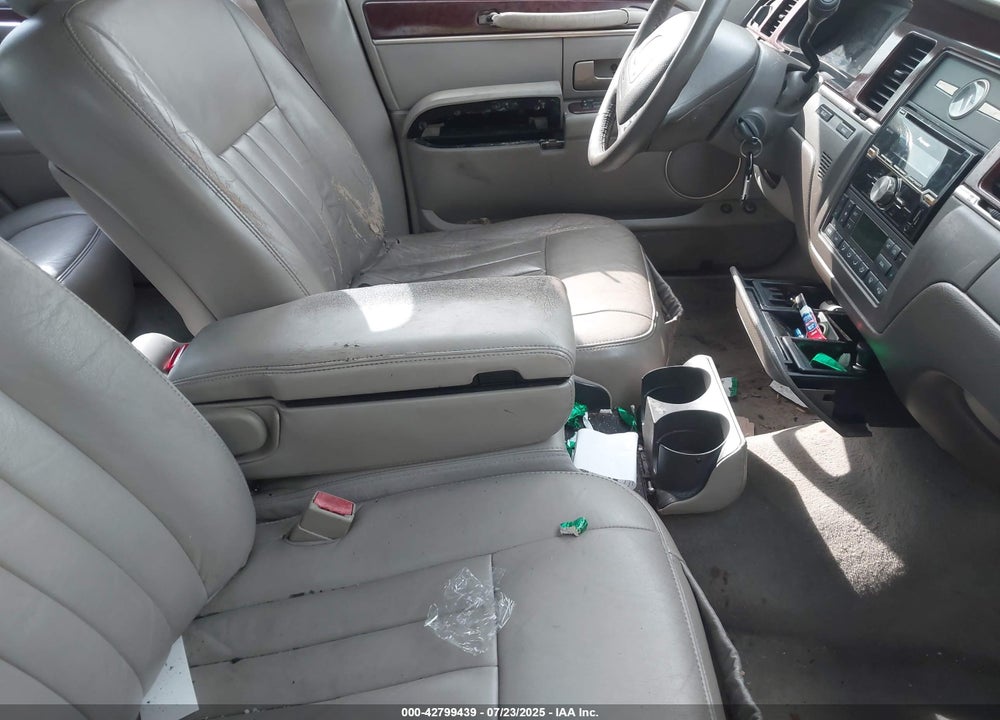 2003 LINCOLN TOWN CAR EXECUTIVE VIN: 1LNHM81W23Y634095