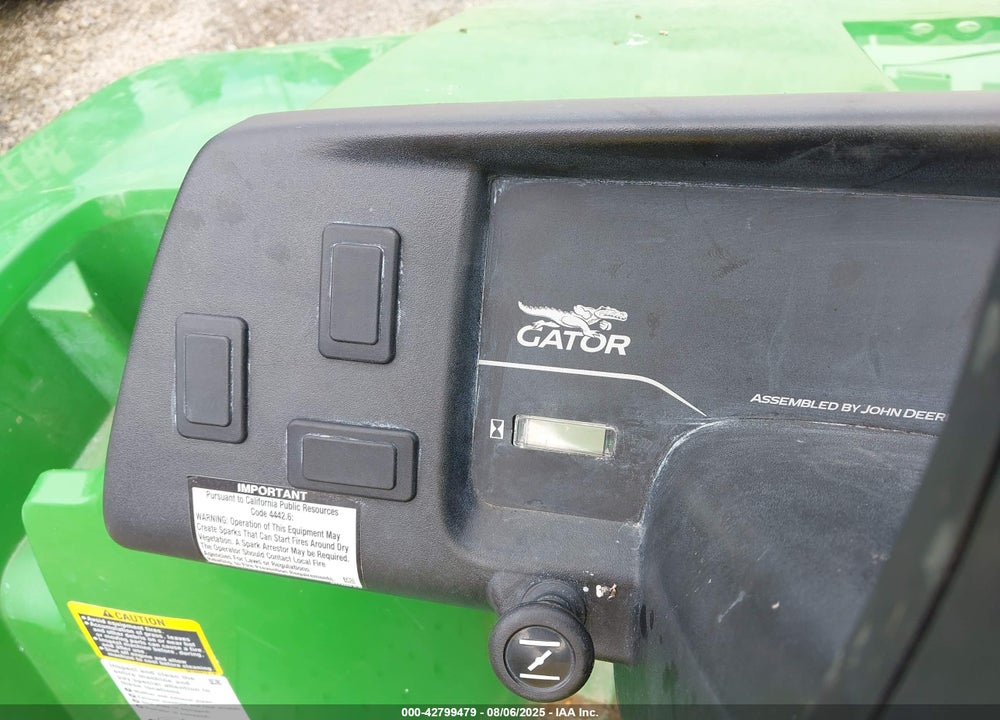 2017 JOHN DEERE GATOR VIN: 1M0TURFJAPM180547