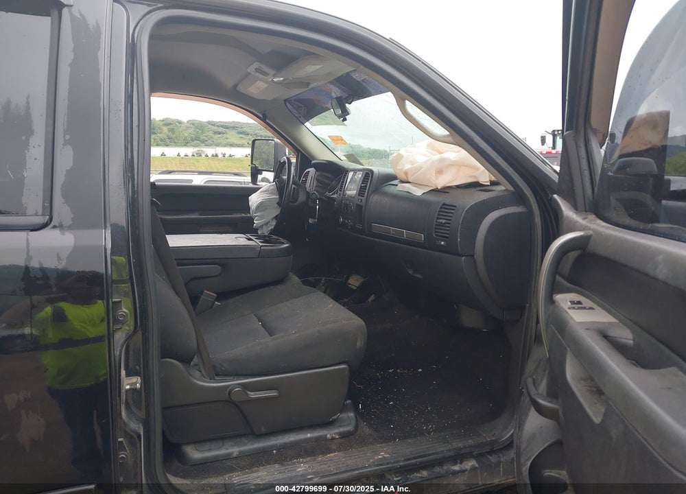 2011 GMC SIERRA VIN: 1GT120EG1BF113671