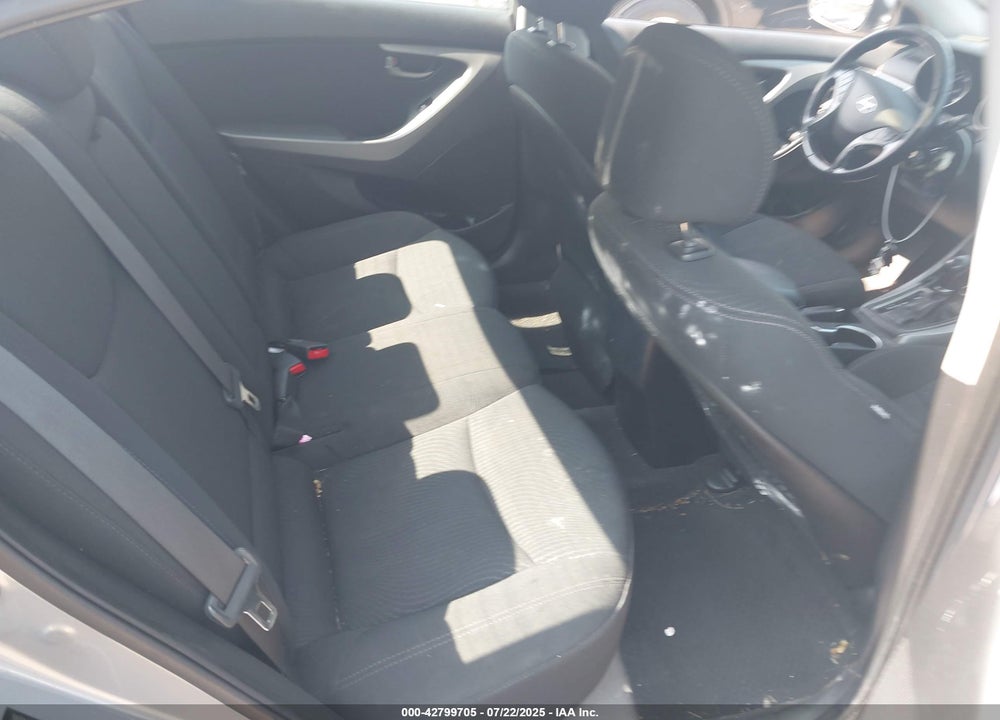 2015 HYUNDAI ELANTRA VIN: 5NPDH4AE8FH557603