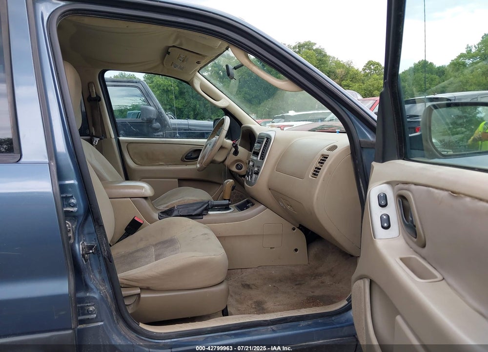 2005 FORD ESCAPE XLT VIN: 1FMYU03165KD74390