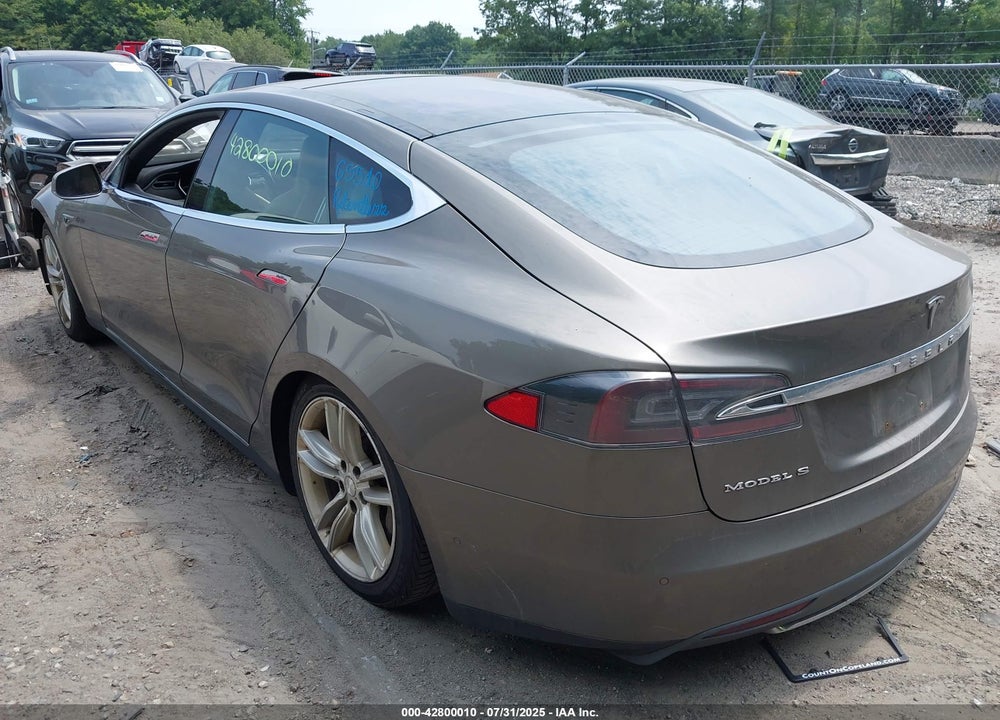 2015 TESLA MODEL S VIN: 5YJSA1E24FF104510