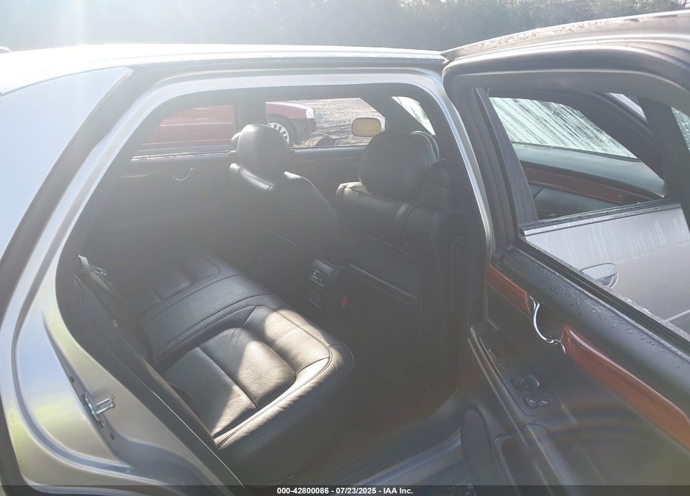2005 CADILLAC DEVILLE LIVERY VIN: 1G6KD54Y85U224887