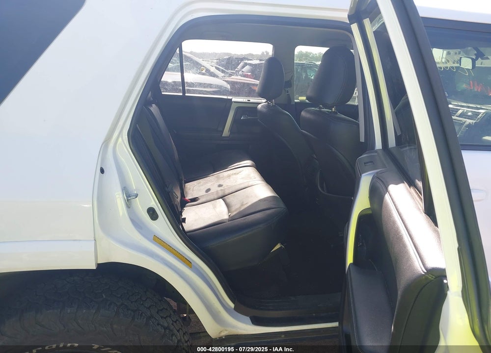 2014 TOYOTA 4RUNNER VIN: JTEZU5JR3E5067672