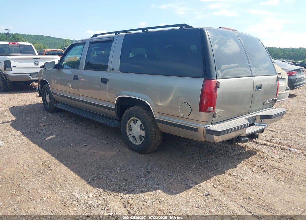 1999 CHEVROLET SUBURBAN 1500 LT VIN: 3GNEC16R4XG191802