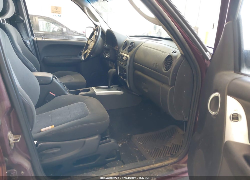 2003 JEEP LIBERTY VIN: 1J4GL58K33W610463