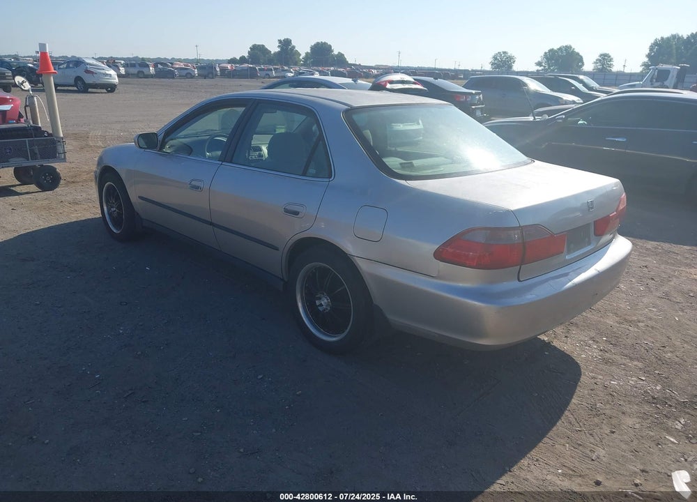 1998 HONDA ACCORD LX VIN: 1HGCG5647WA267494