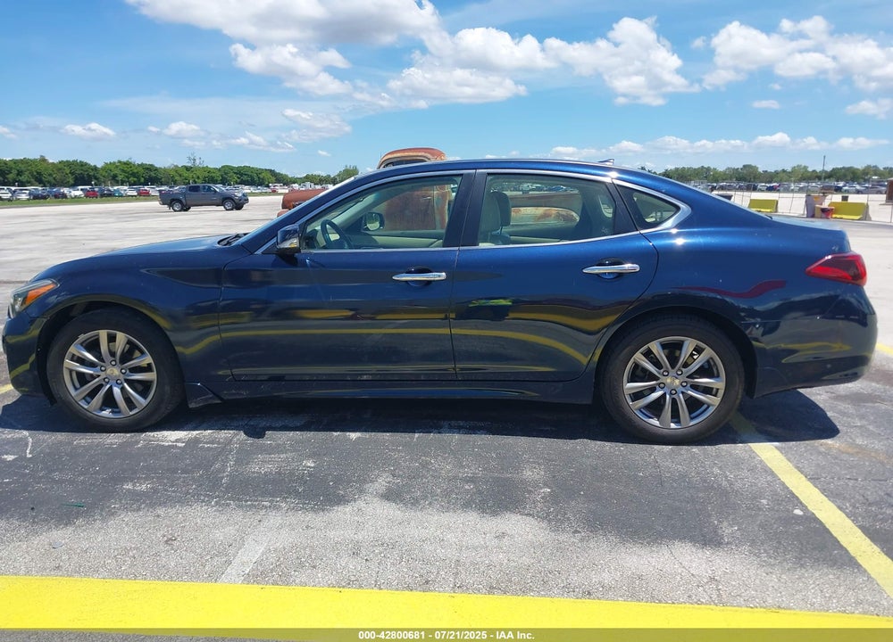 2016 INFINITI Q70 VIN: JN1BY1AP0GM220957