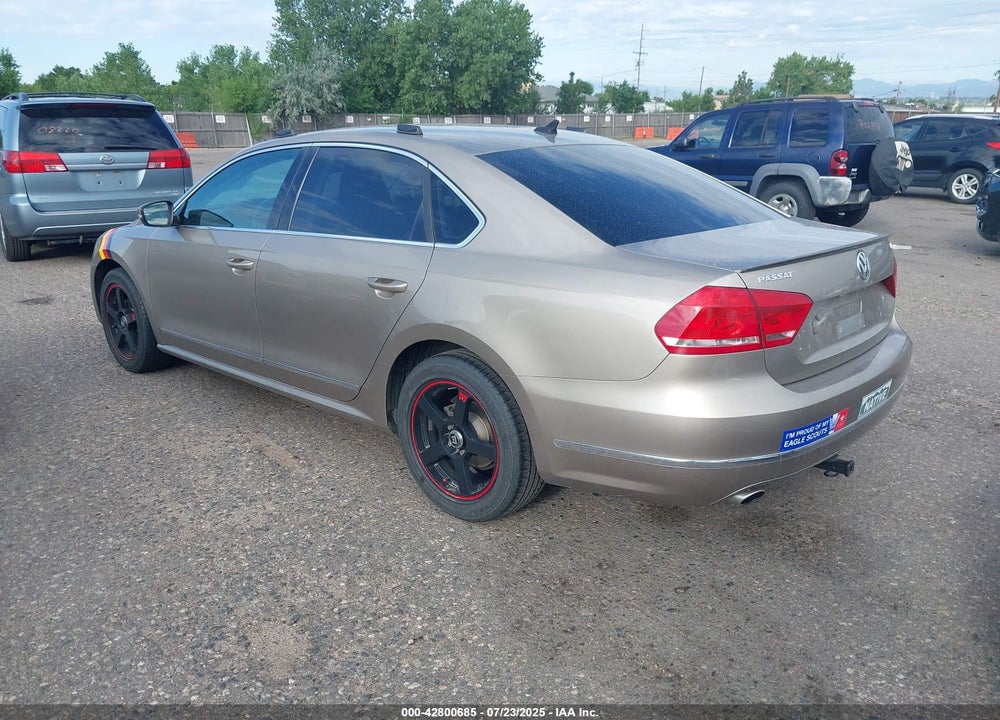 2015 VOLKSWAGEN PASSAT VIN: 1VWCV7A39FC067247