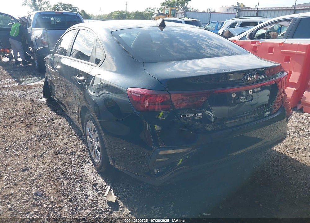 2021 KIA FORTE VIN: 3KPF24AD1ME320616
