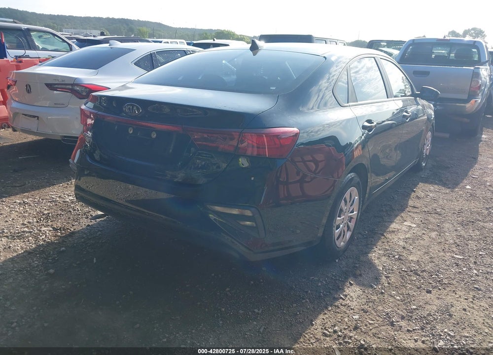 2021 KIA FORTE VIN: 3KPF24AD1ME320616