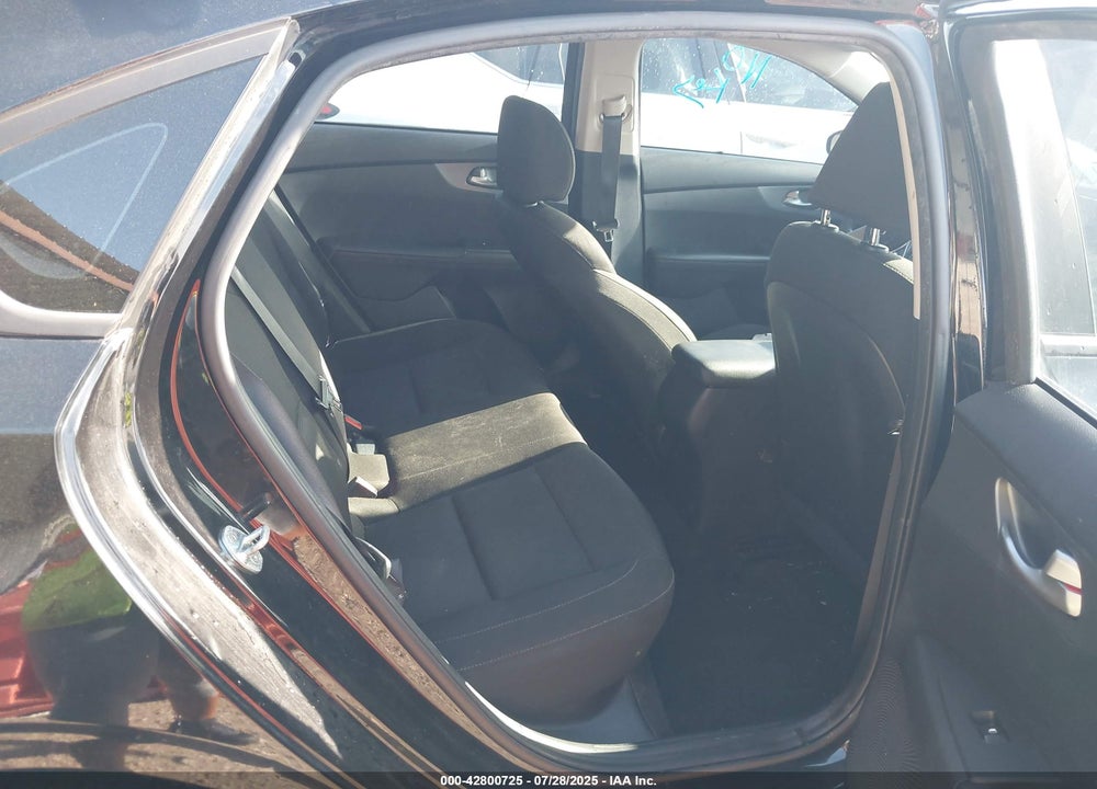2021 KIA FORTE VIN: 3KPF24AD1ME320616