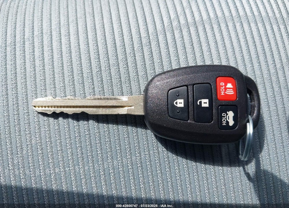 2015 TOYOTA PRIUS C VIN: JTDKDTB35F1089945