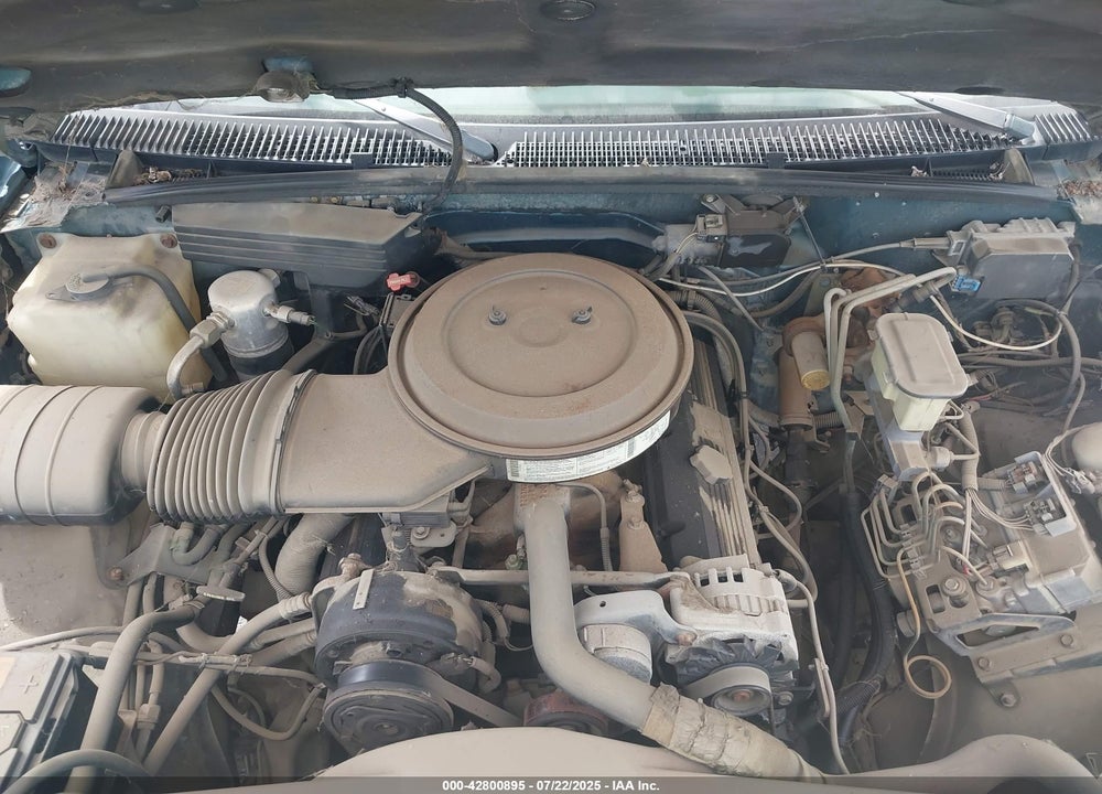 1993 CHEVROLET SUBURBAN K2500 VIN: 1GNGK26N3PJ300666