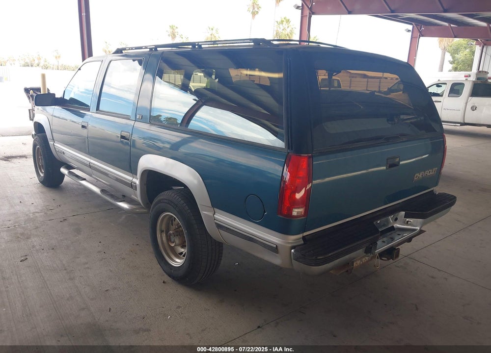 1993 CHEVROLET SUBURBAN K2500 VIN: 1GNGK26N3PJ300666