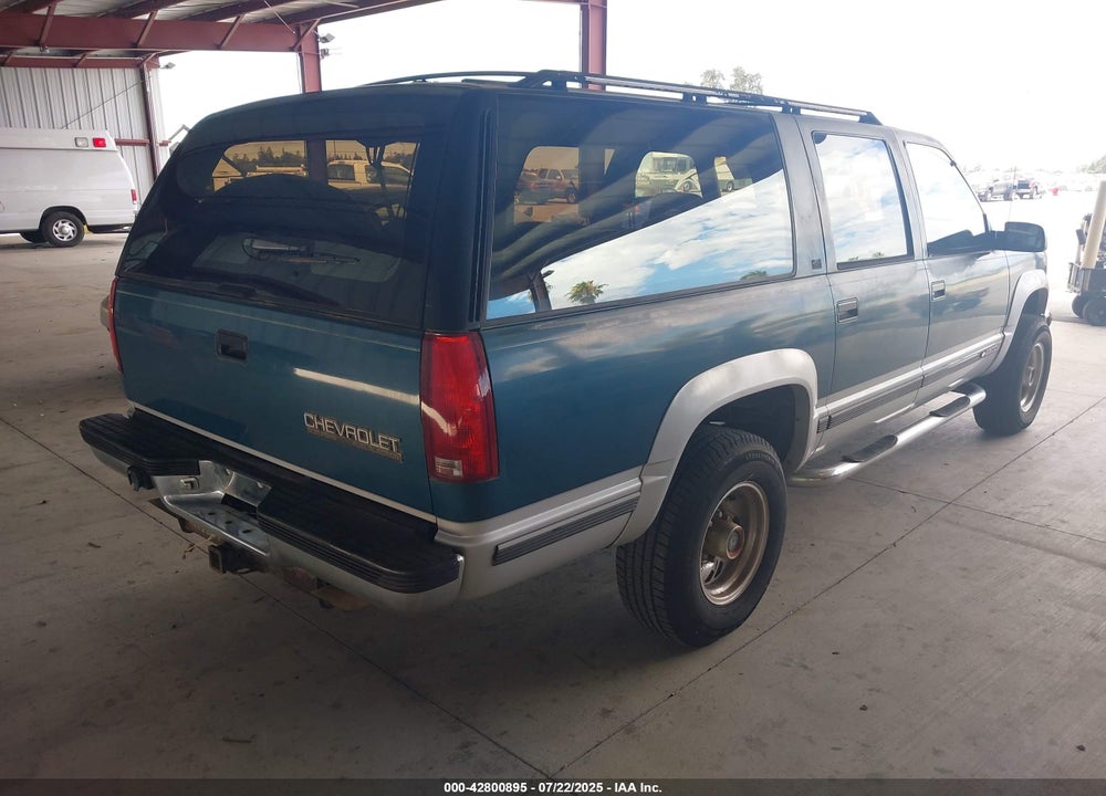 1993 CHEVROLET SUBURBAN K2500 VIN: 1GNGK26N3PJ300666