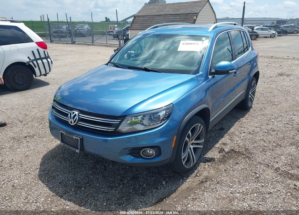 2017 VOLKSWAGEN TIGUAN VIN: WVGWV7AX3HW504031