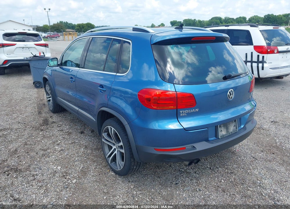 2017 VOLKSWAGEN TIGUAN VIN: WVGWV7AX3HW504031