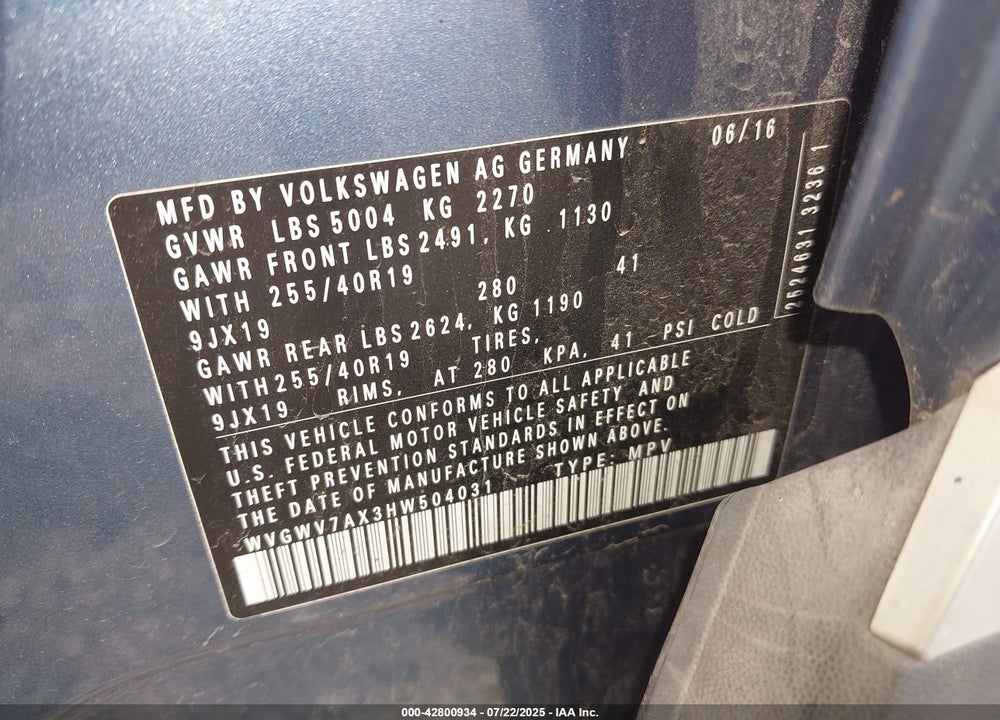 2017 VOLKSWAGEN TIGUAN VIN: WVGWV7AX3HW504031