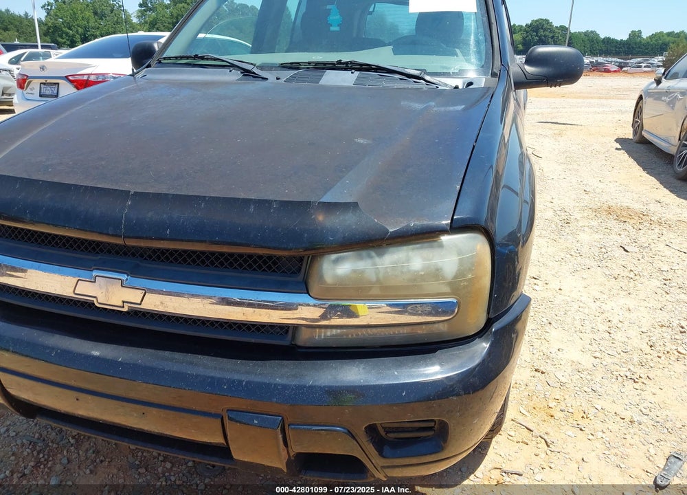 2003 CHEVROLET TRAILBLAZER LS VIN: 1GNDS13S732238586