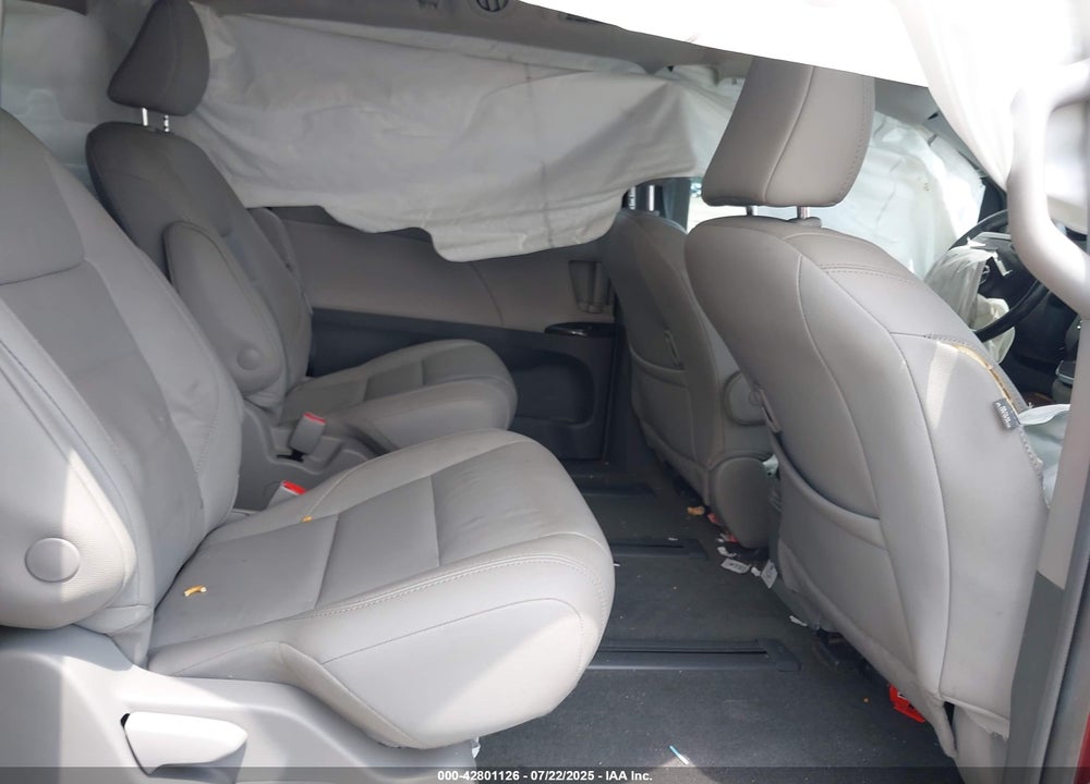 2018 TOYOTA SIENNA XLE PREMIUM 7 PASSENGER VIN: 5TDDZ3DC5JS208824