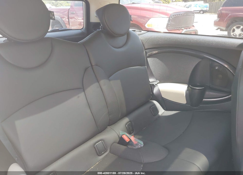 2011 MINI COOPER VIN: WMWZG3C51BTY30965