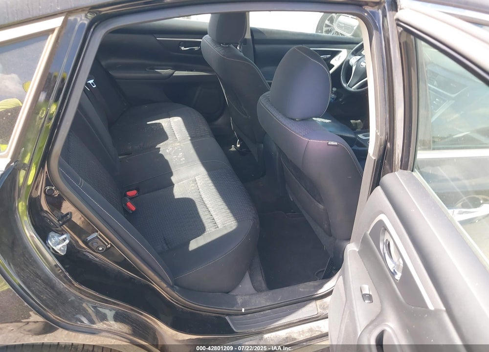 2017 NISSAN ALTIMA VIN: 1N4AL3AP1HC171090