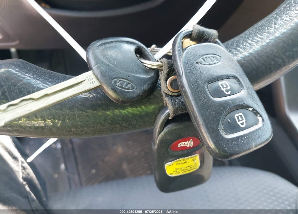 2011 KIA SORENTO VIN: 5XYKTDA20BG146256