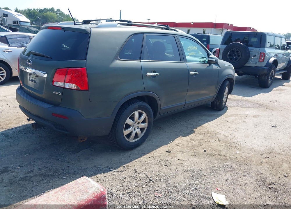 2011 KIA SORENTO VIN: 5XYKTDA20BG146256