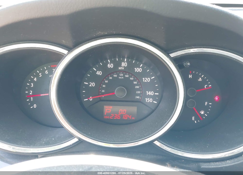 2011 KIA SORENTO VIN: 5XYKTDA20BG146256