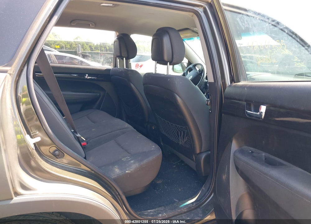 2011 KIA SORENTO VIN: 5XYKTDA20BG146256