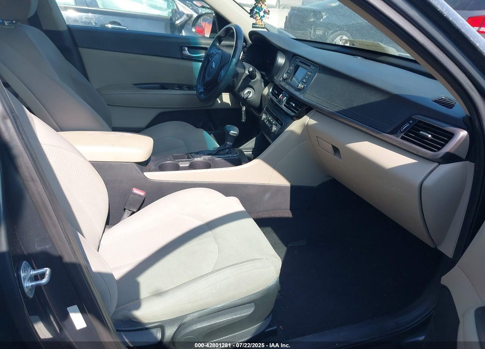 2016 KIA OPTIMA VIN: 5XXGT4L33GG111427