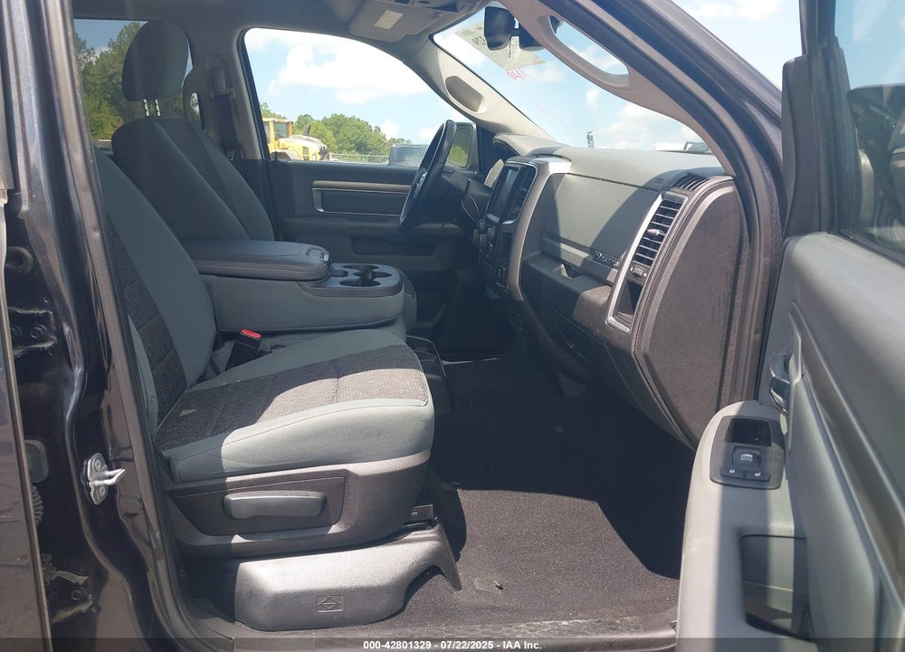 2019 RAM 1500 VIN: 1C6RR7TT2KS596805