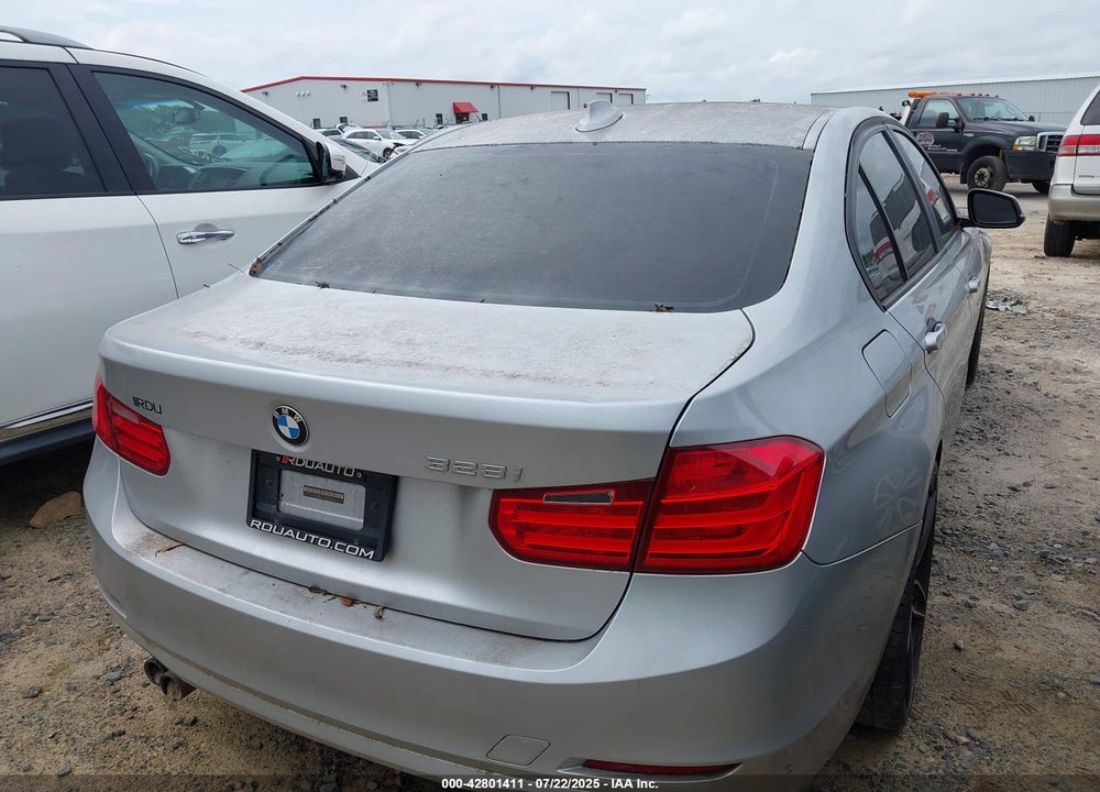 2014 BMW 3 SERIES VIN: WBA3A5G52ENP31318