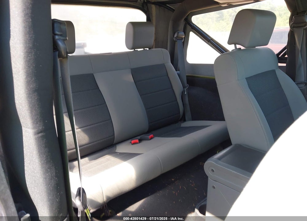 2008 JEEP WRANGLER / VIN: 1J4FA24198L635017