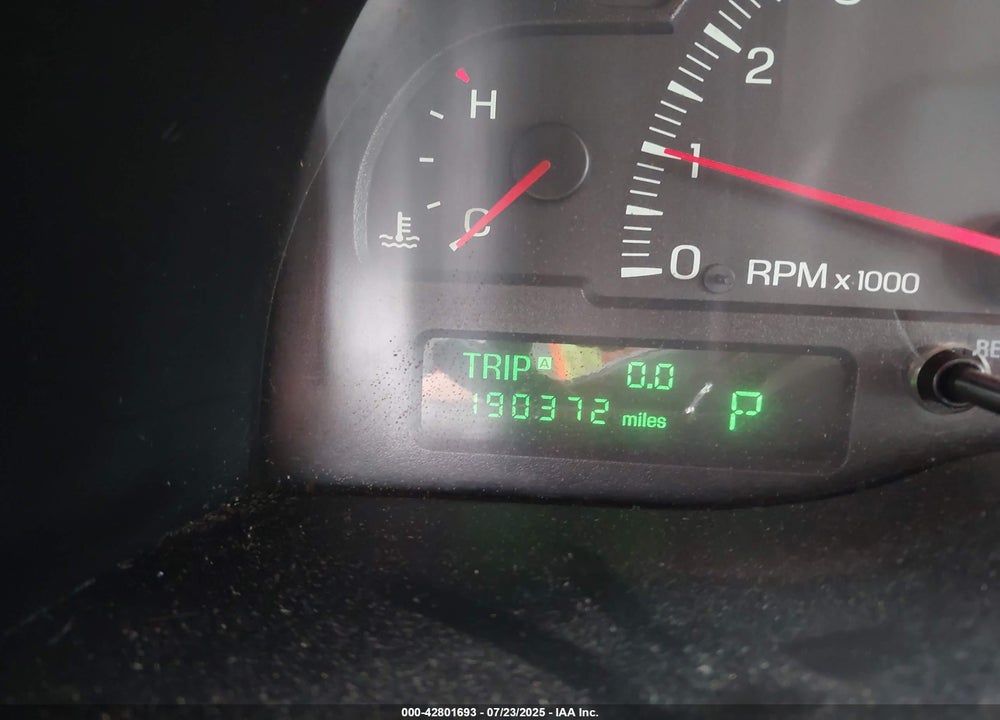 2000 LINCOLN LS VIN: 1LNHM87AXYY834810