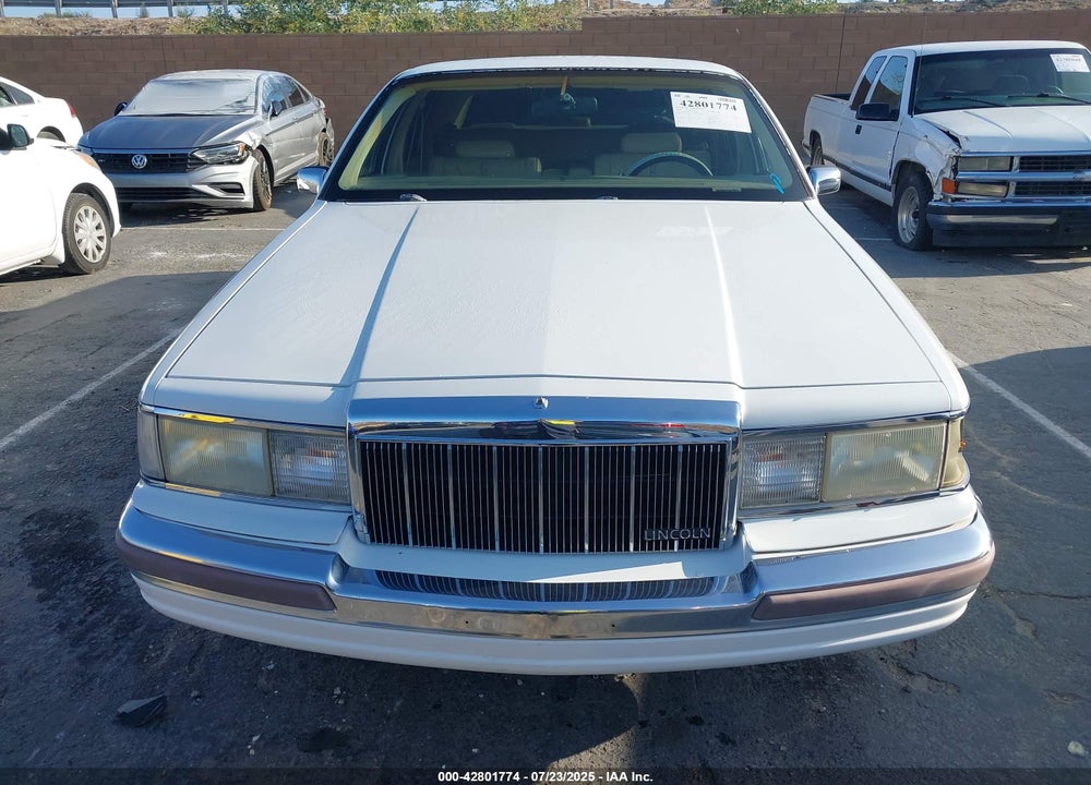 1990 LINCOLN TOWN CAR SIGNATURE VIN: 1LNCM82FXLY753182