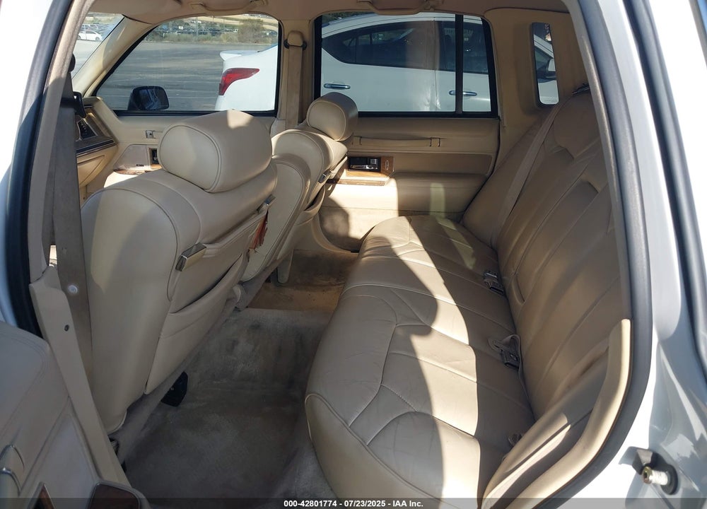 1990 LINCOLN TOWN CAR SIGNATURE VIN: 1LNCM82FXLY753182