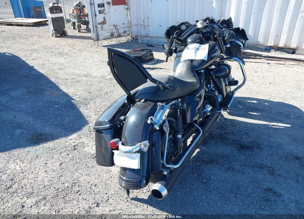 2013 HARLEY-DAVIDSON FLHX STREET GLIDE VIN: 1HD1KBM10DB660691