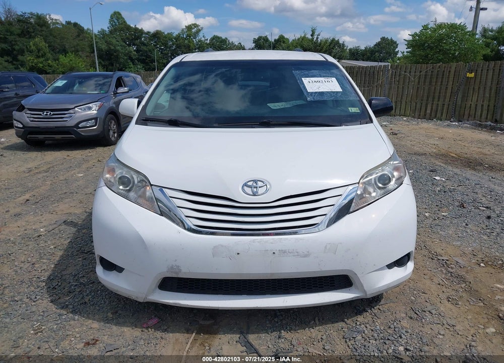 2017 TOYOTA SIENNA LE 8 PASSENGER VIN: 5TDKZ3DC5HS826355