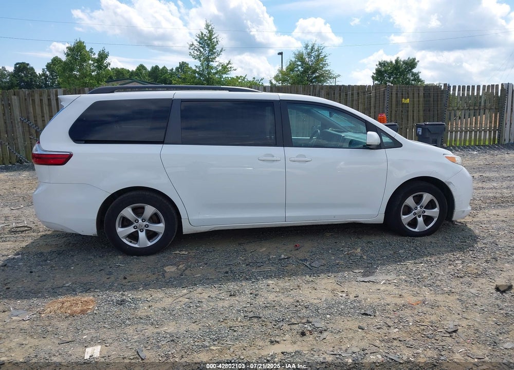 2017 TOYOTA SIENNA LE 8 PASSENGER VIN: 5TDKZ3DC5HS826355