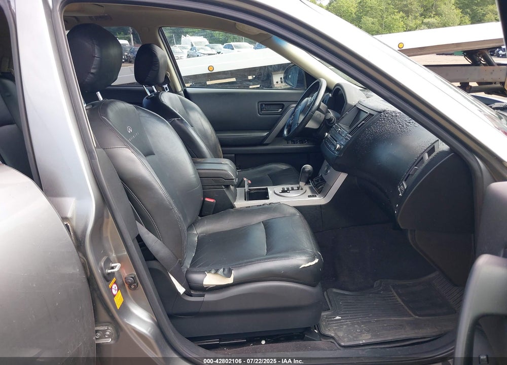 2004 INFINITI FX45 VIN: JNRBS08W14X402537