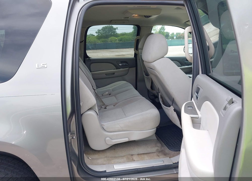 2007 CHEVROLET SUBURBAN 1500 VIN: 1GNFC16017R404954