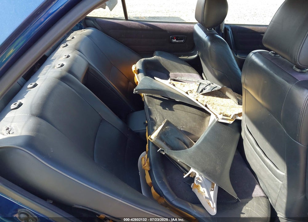 2001 LEXUS IS 300 VIN: JTHBD182110009055